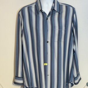 Silk shirt by Tommy Bahama size M